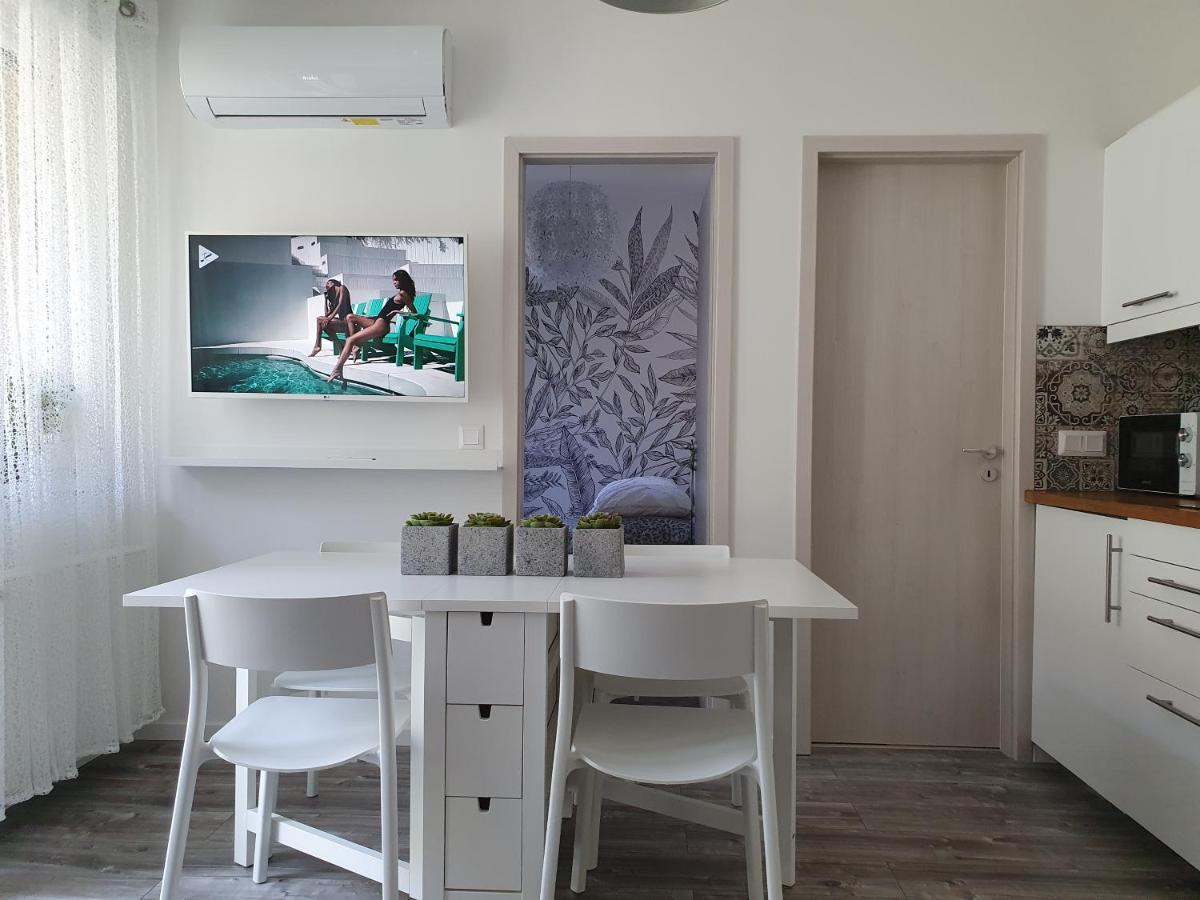 Mandara Wellnes Apartmanok Сиофок Екстериор снимка