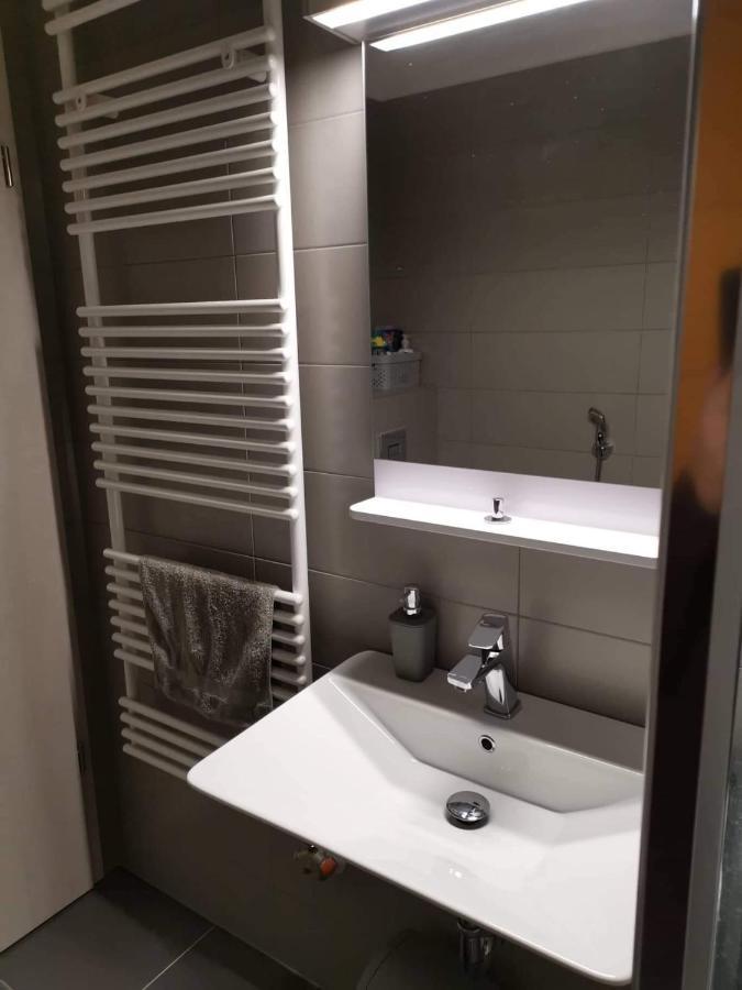 Mandara Wellnes Apartmanok Сиофок Екстериор снимка