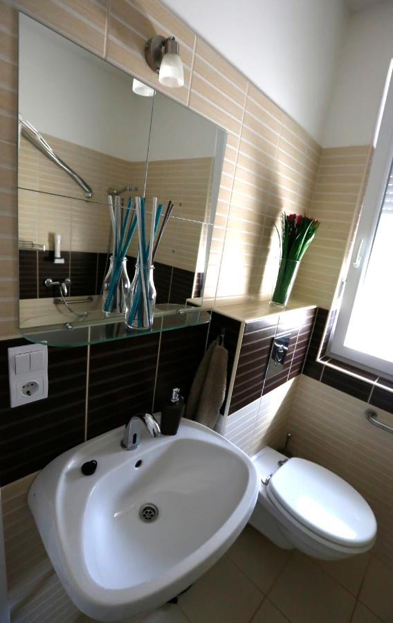 Mandara Wellnes Apartmanok Сиофок Екстериор снимка
