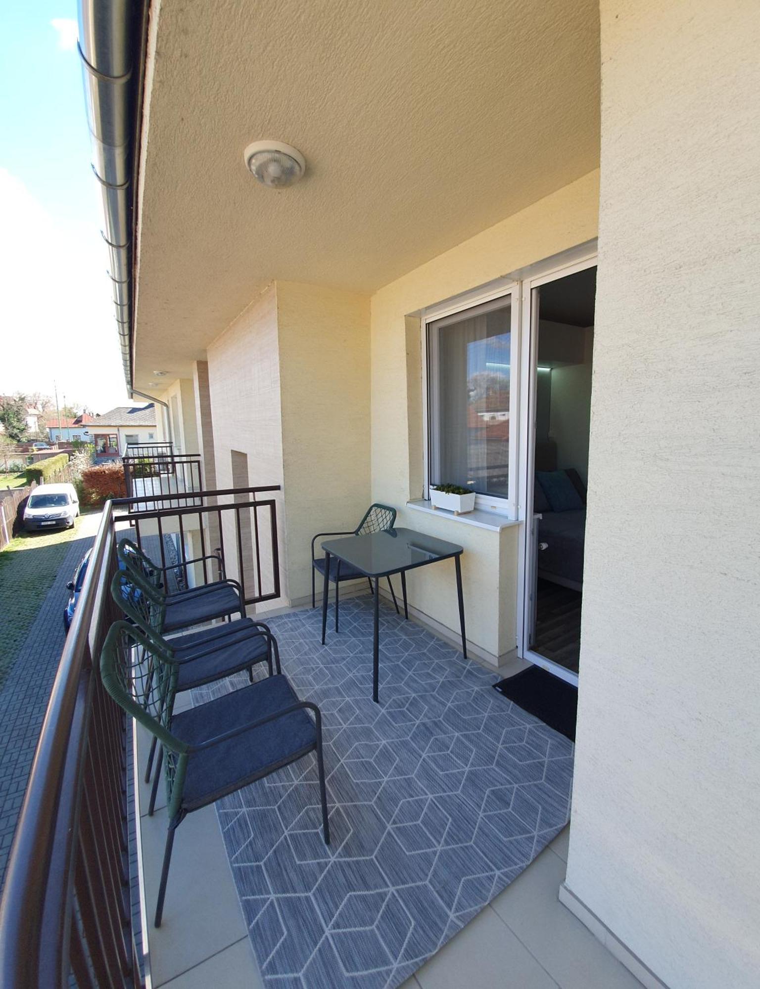 Mandara Wellnes Apartmanok Сиофок Екстериор снимка